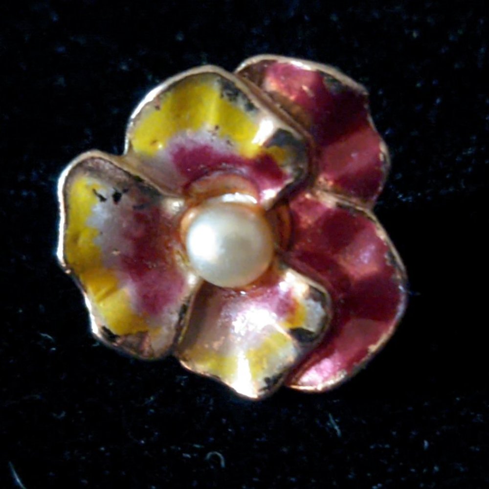 Vintage Pearl Flower Lapel Pin